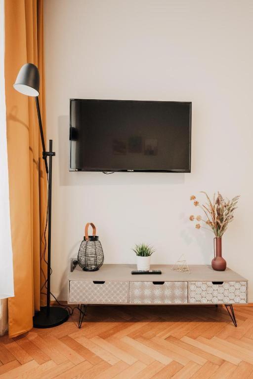 Citybeat Apartments, 400M From The Square بلزن المظهر الخارجي الصورة