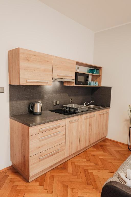 Citybeat Apartments, 400M From The Square بلزن المظهر الخارجي الصورة