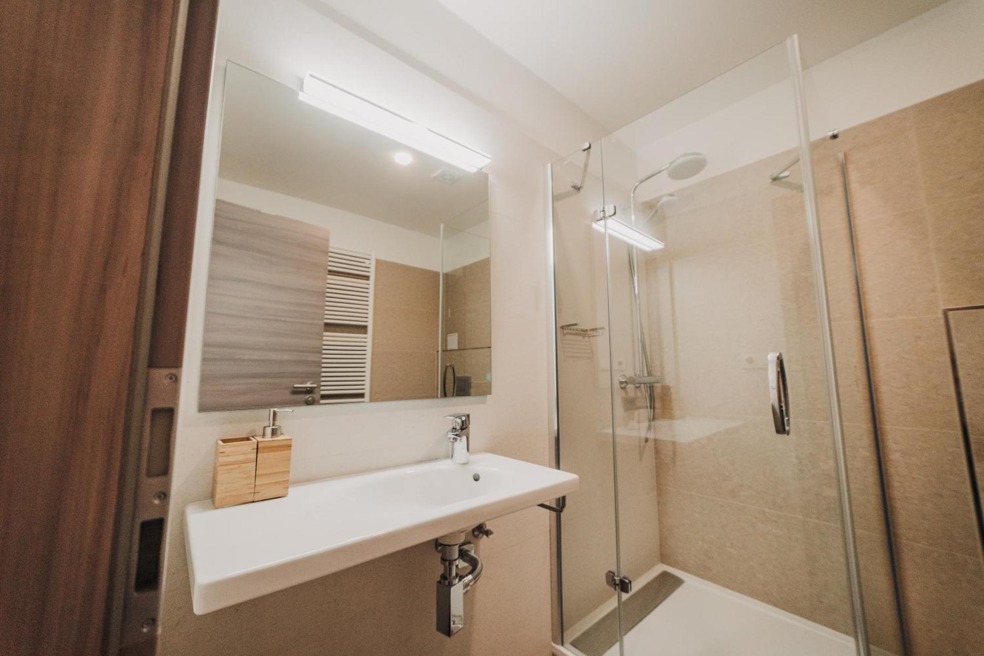 Citybeat Apartments, 400M From The Square بلزن المظهر الخارجي الصورة