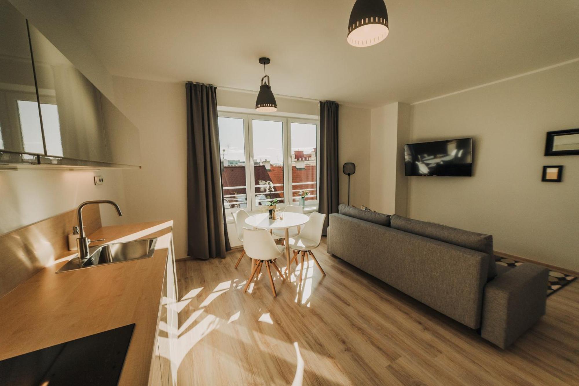 Citybeat Apartments, 400M From The Square بلزن المظهر الخارجي الصورة