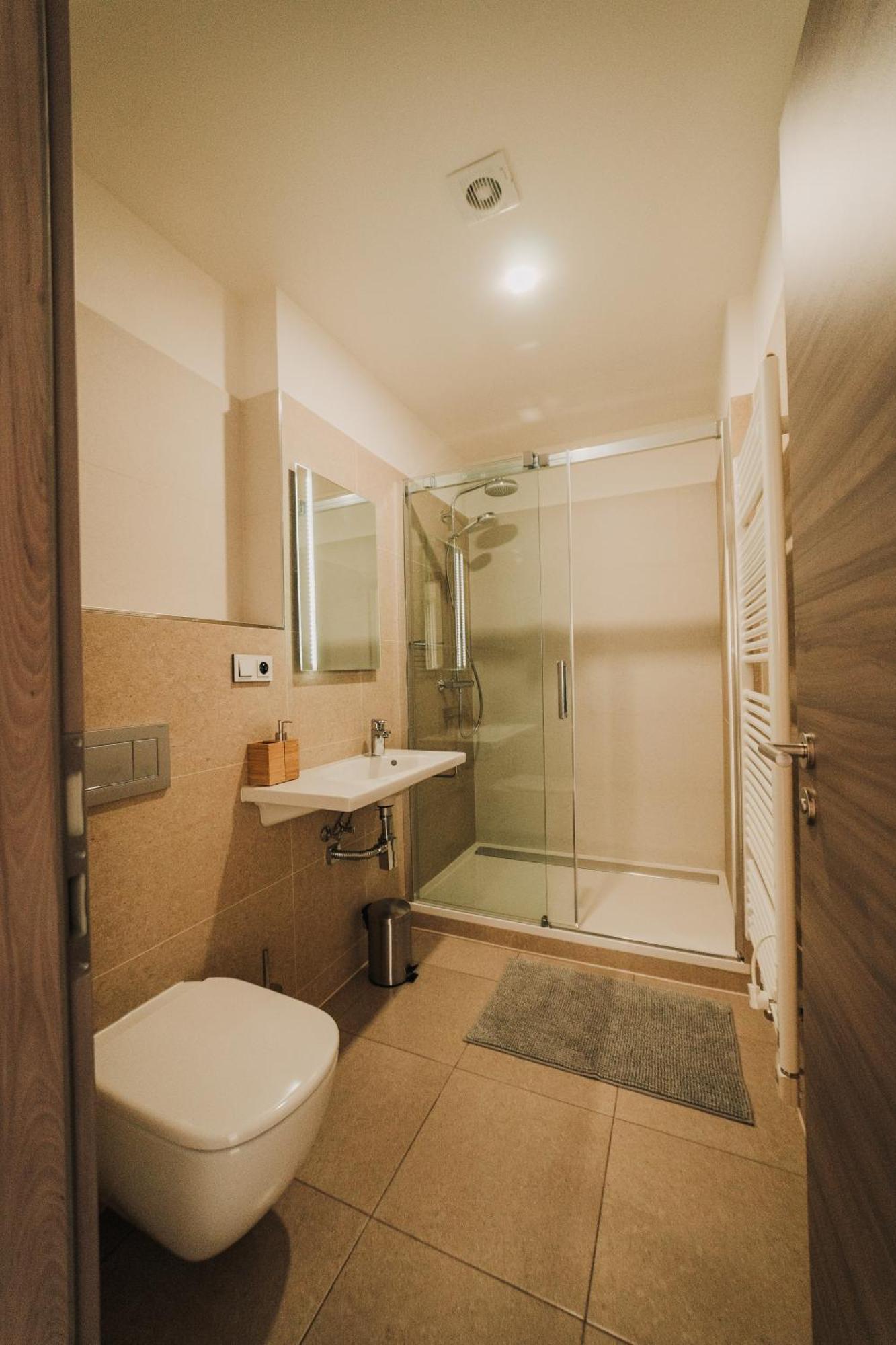 Citybeat Apartments, 400M From The Square بلزن المظهر الخارجي الصورة