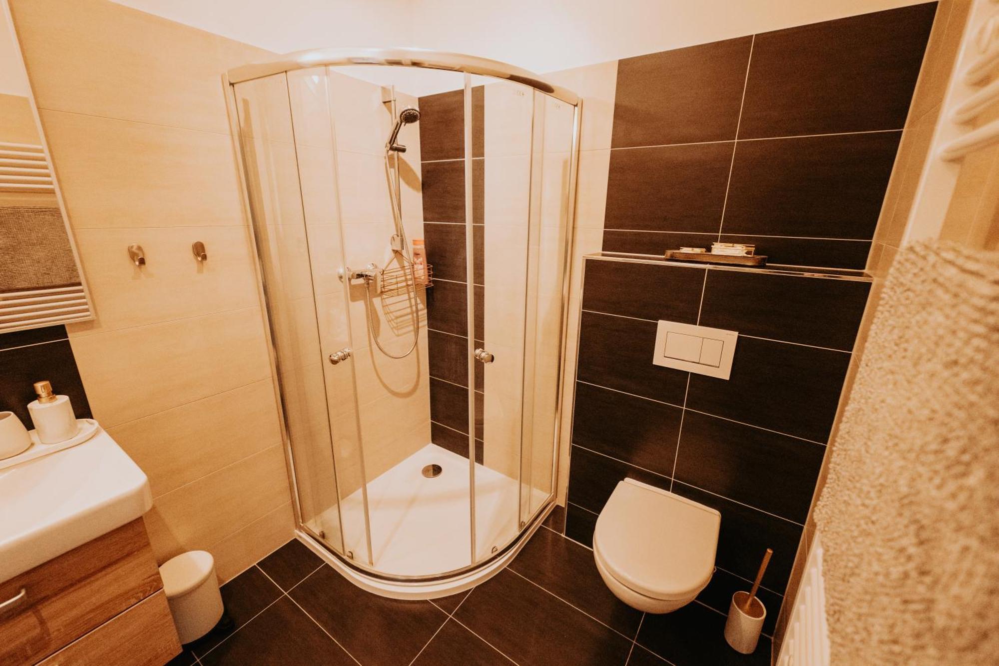 Citybeat Apartments, 400M From The Square بلزن المظهر الخارجي الصورة