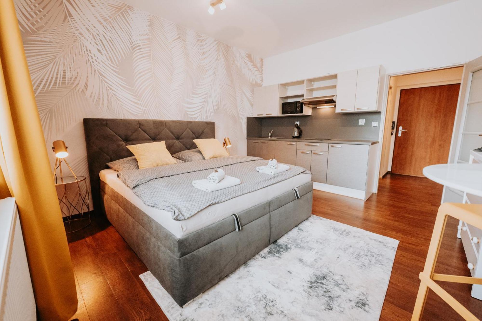 Citybeat Apartments, 400M From The Square بلزن المظهر الخارجي الصورة