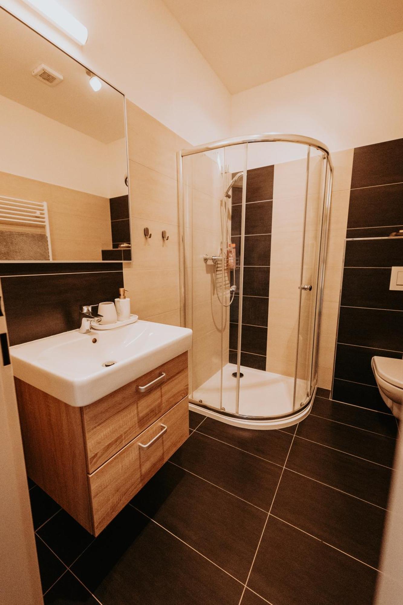 Citybeat Apartments, 400M From The Square بلزن المظهر الخارجي الصورة