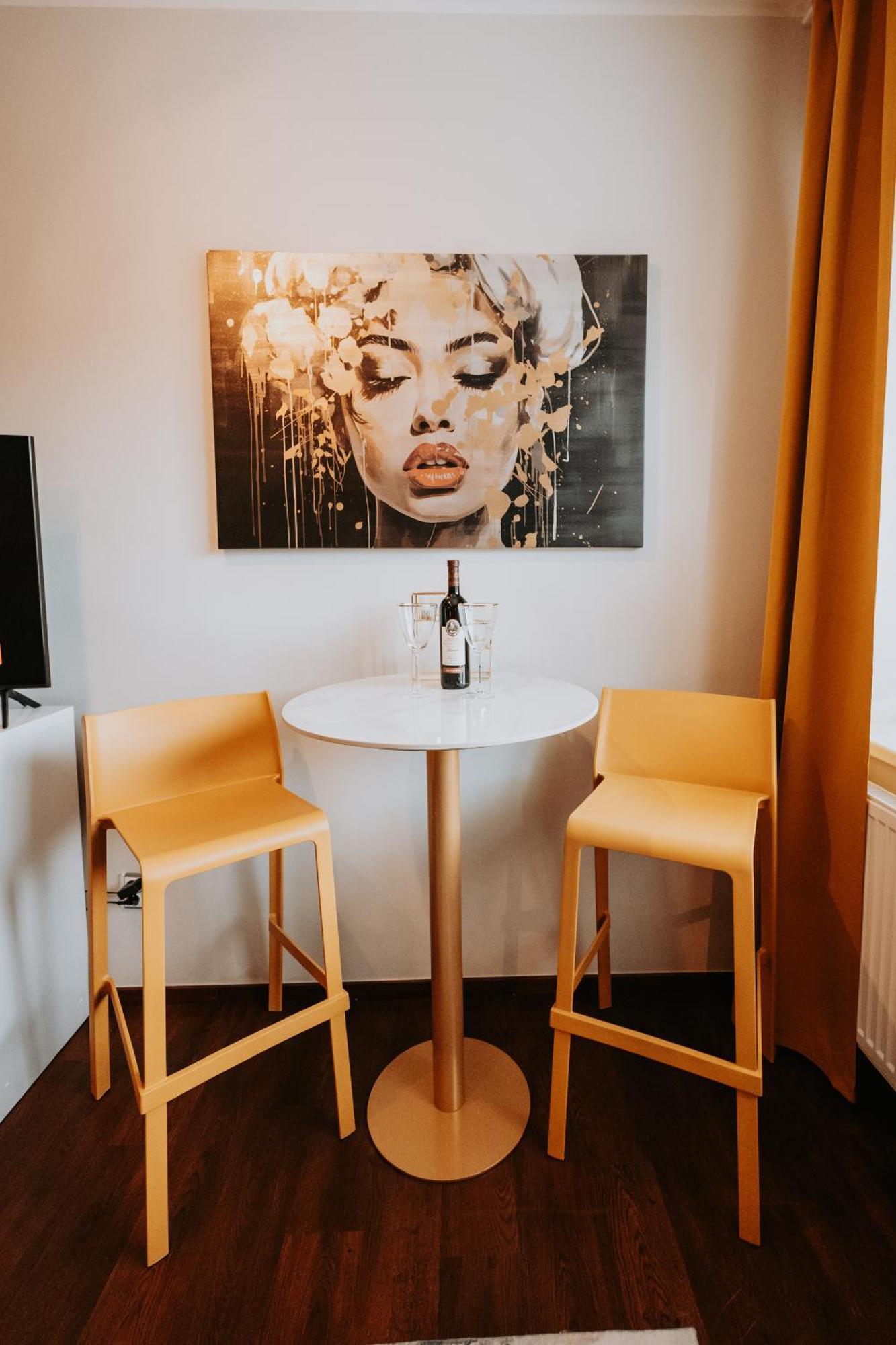 Citybeat Apartments, 400M From The Square بلزن المظهر الخارجي الصورة
